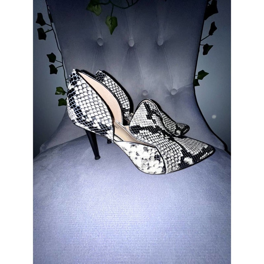 Women's Size 6 Gianni Bini Heels Pumps Shoes Snake Pattern Black/White Size 6M